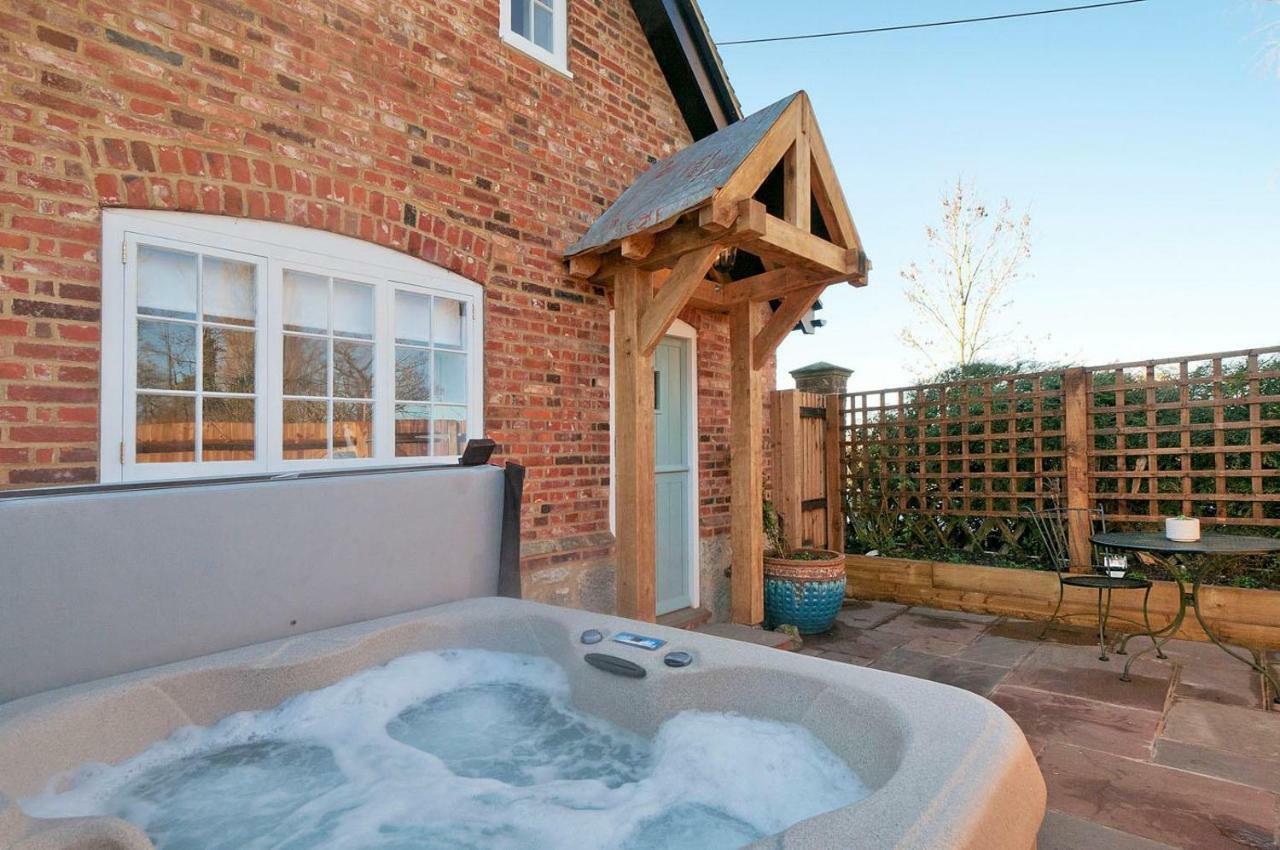 Villa The Annexe With Hot Tub Maidstone Exterior foto